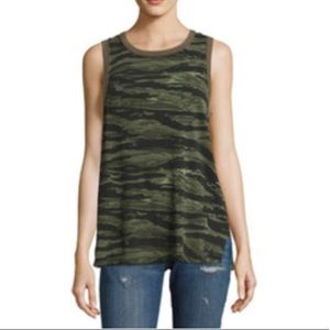 Current Elliott muscle tee size 3 in camo